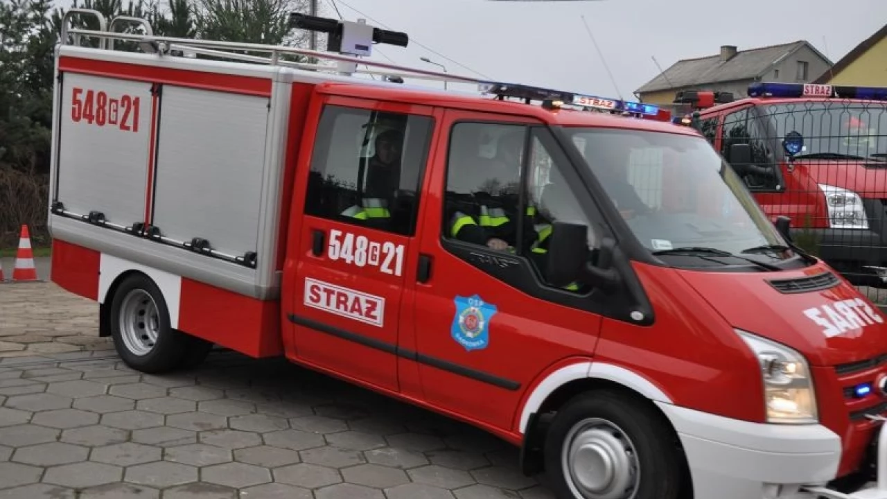 Strażacy z Dąbrówki dostali samochód ratowniczo-gaśniczy