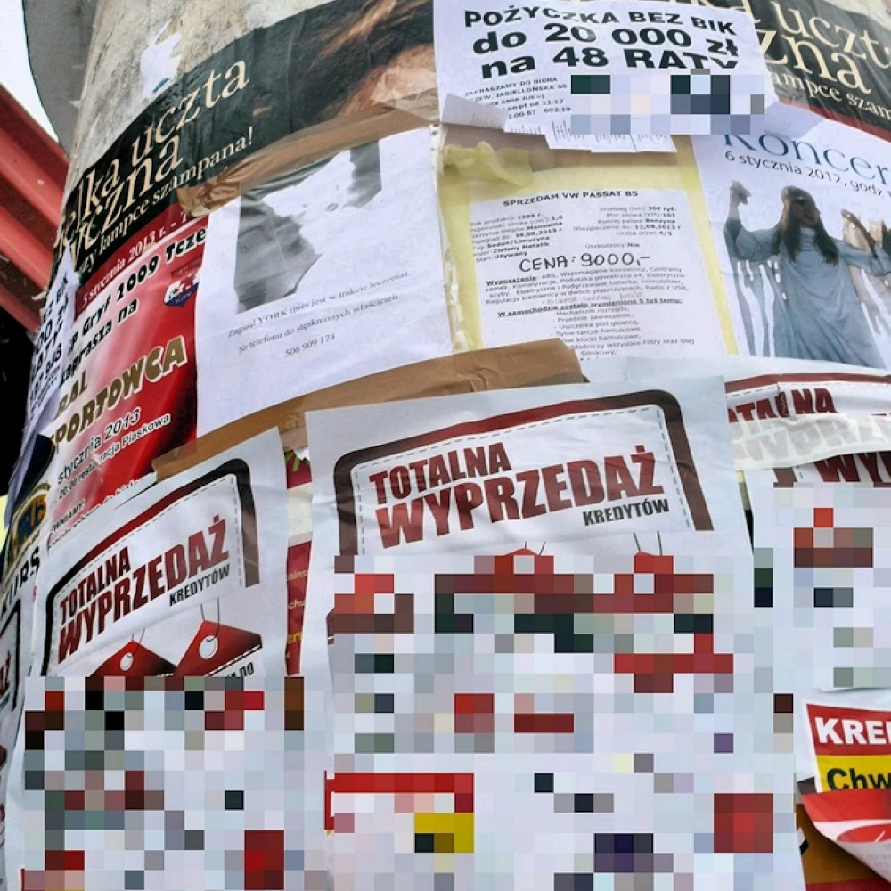 "Chwilówkami" obkleili Tczew - usunąć reklamy pomogli skazańcy