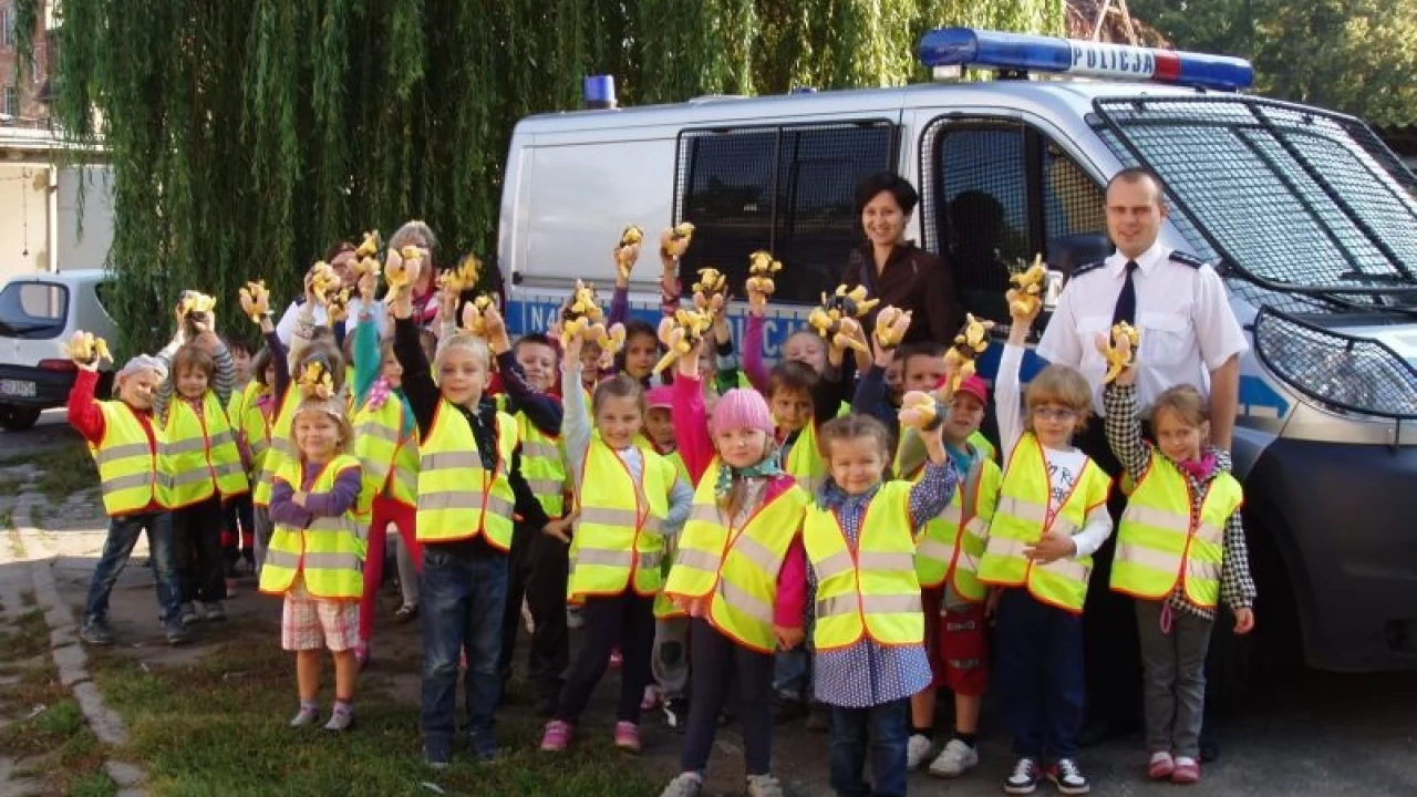 Klub Pancernika klika w fotelikach - co przedszkolaki robiły na komendzie?
