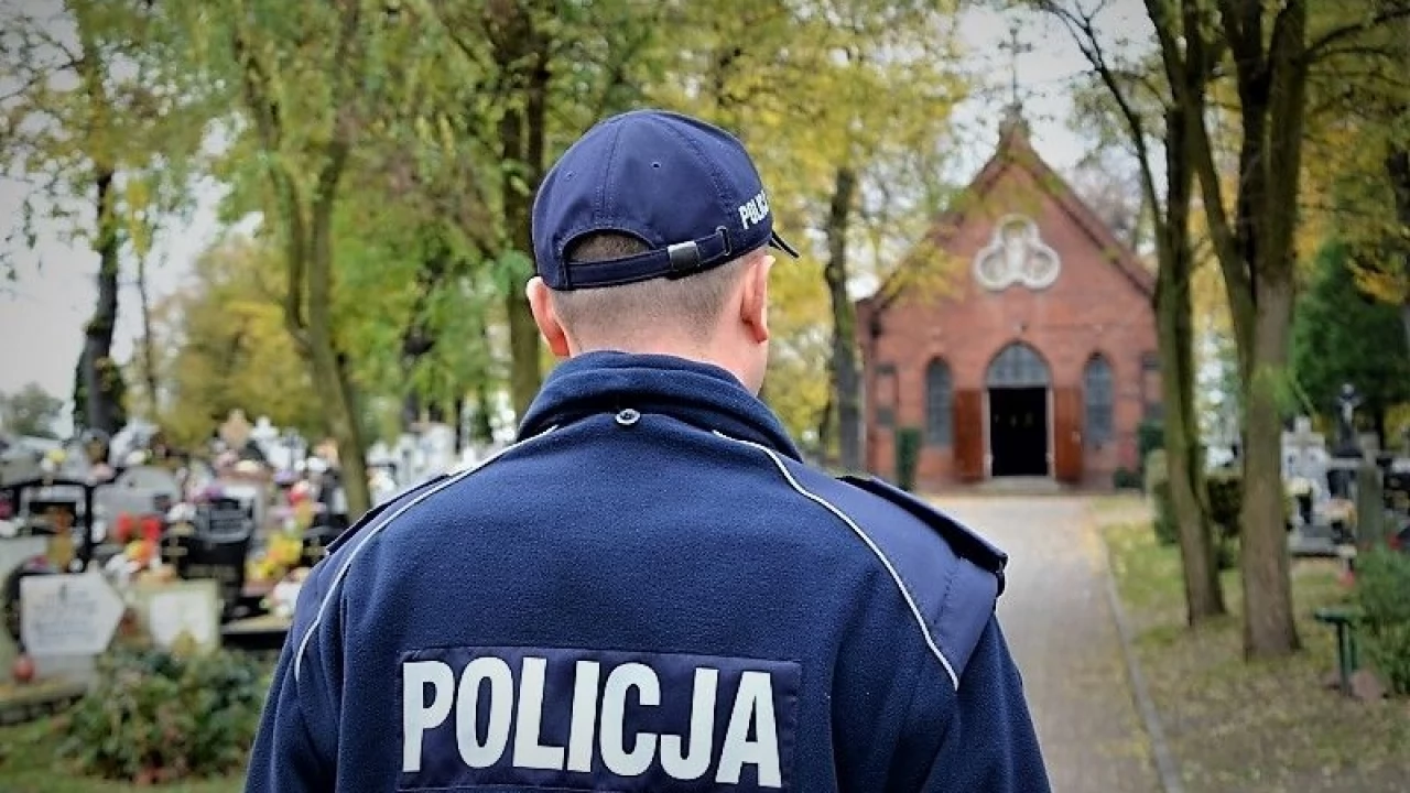 Setki policjantów ruszają w okolice pomorskich nekropolii