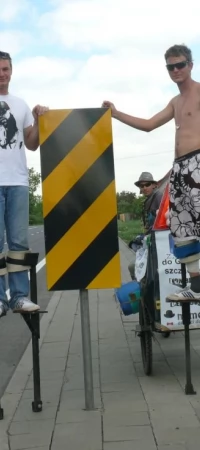 Szczudlarze pokonali już ponad 300 kilometrów