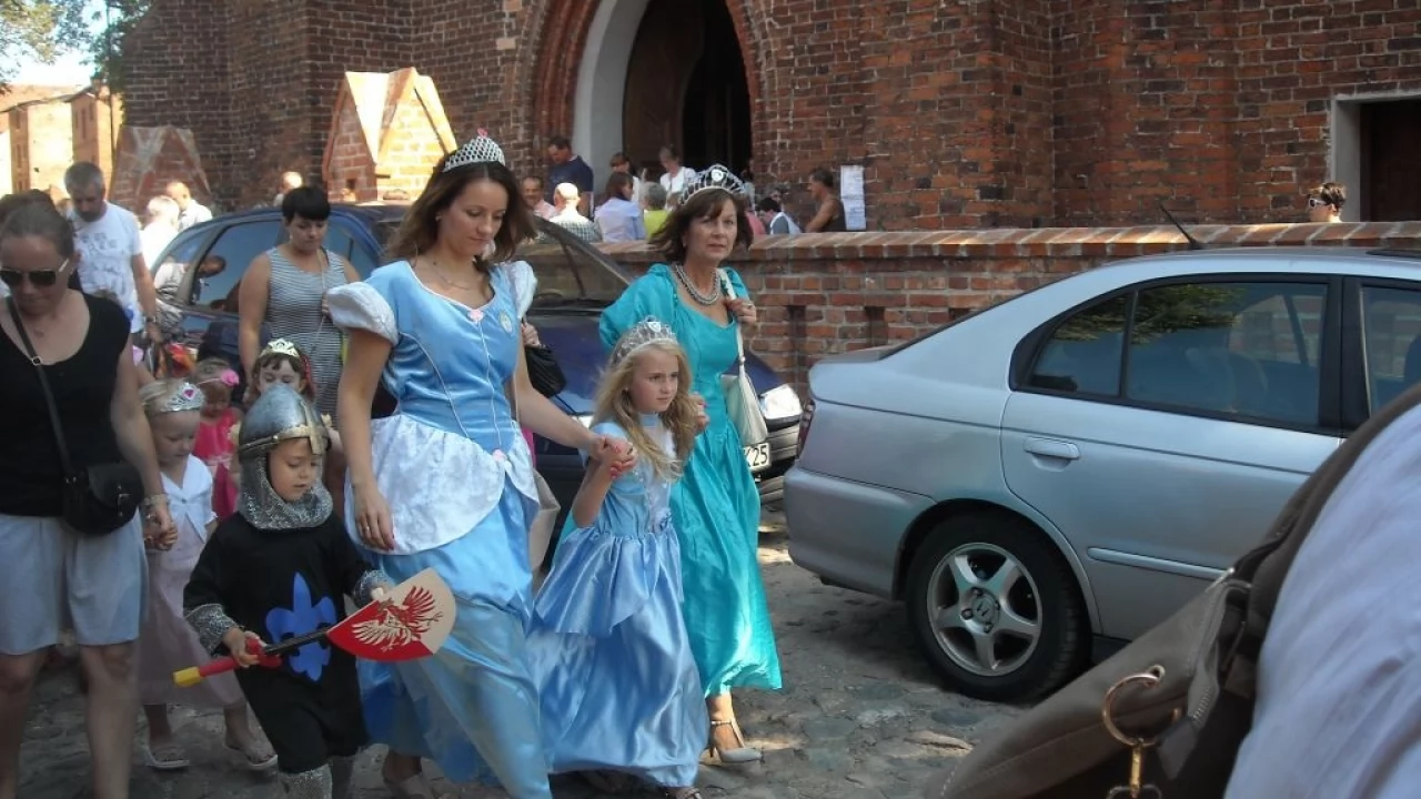 Piąta Procesja Królowej Różańca Świętego, czyli Procesja Księżniczek w Gniewie