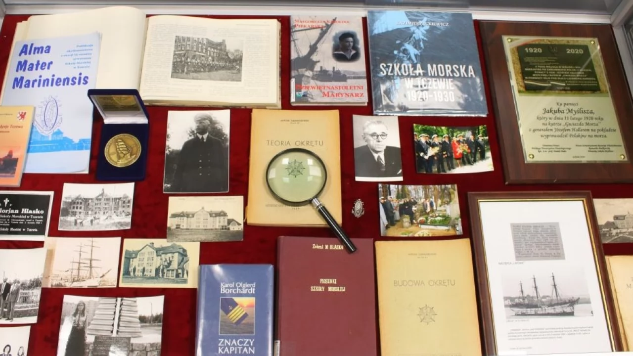 Wystawa o Szkole Morskiej ostatnim portem Czytelniczego Rejsu