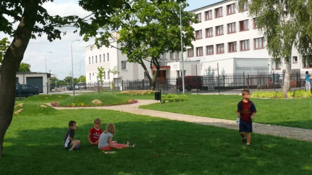 Suchostrzygi - powstał nowy skwerek z zielenią i ławkami