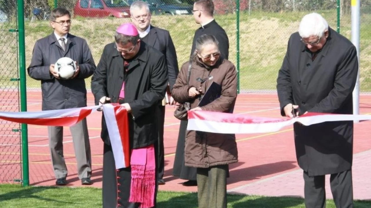 Nowoczesny kompleks boisk w Opaleniu już otwarty