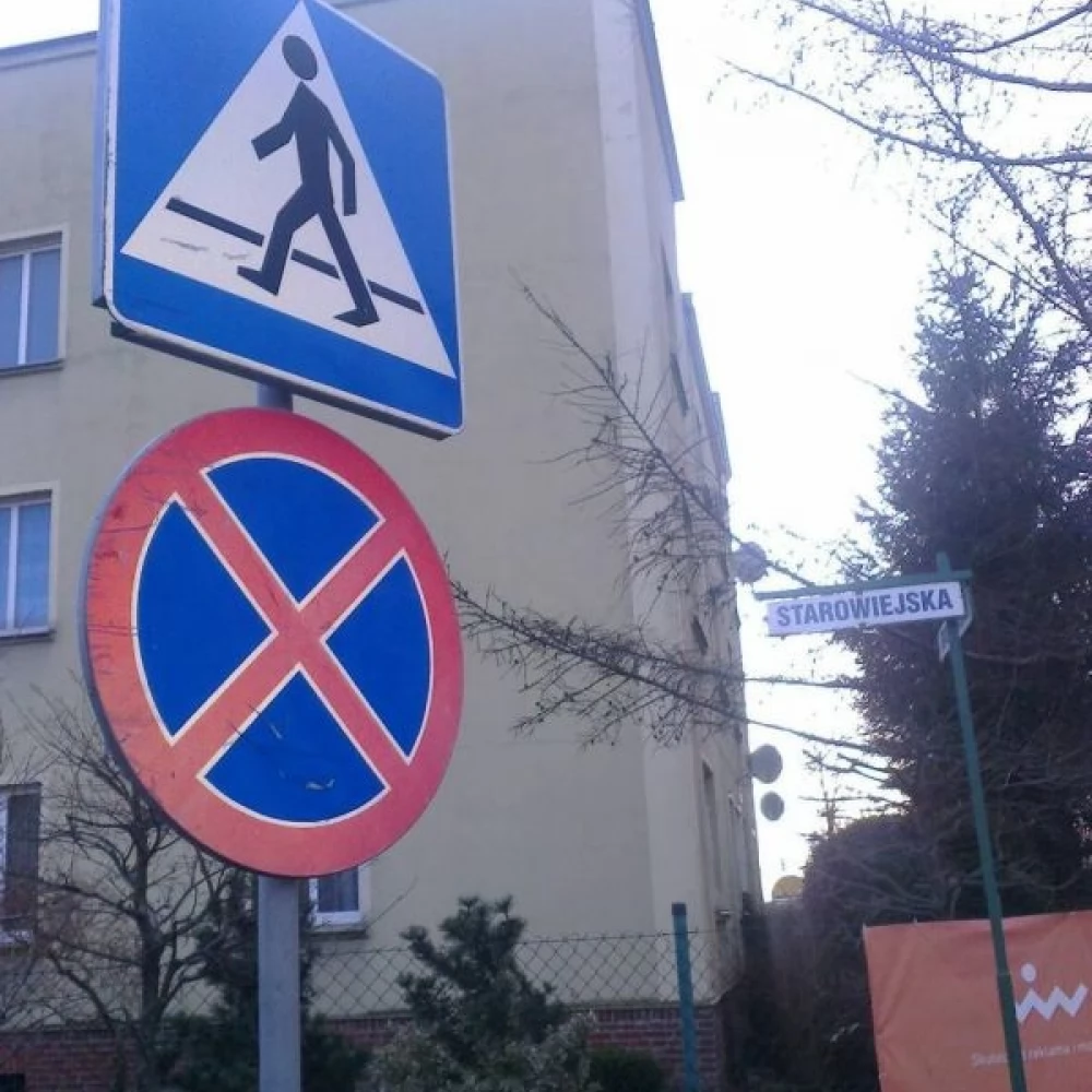 Ul. Starowiejska. Kiedy zniknie znak zakazu - pytają mieszkańcy