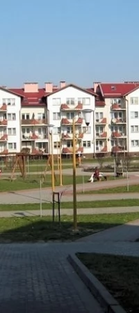 Początkowo budowę szkoły planowano w tym miejscu