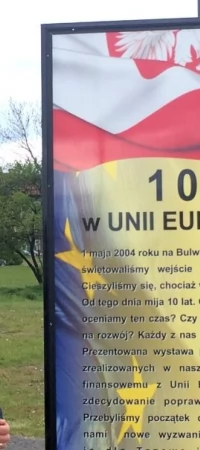Jarosław Wałęsa na tczewskim bulwarze zwiedził przygotowaną przez Fabrykę Sztuk wystawę