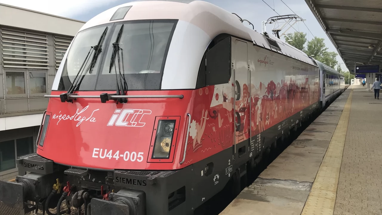 Biało-czerwone lokomotywy także na pomorskich torach