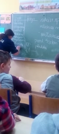 Spotkanie policjantów z uczniami w ramach bezpiecznych ferii