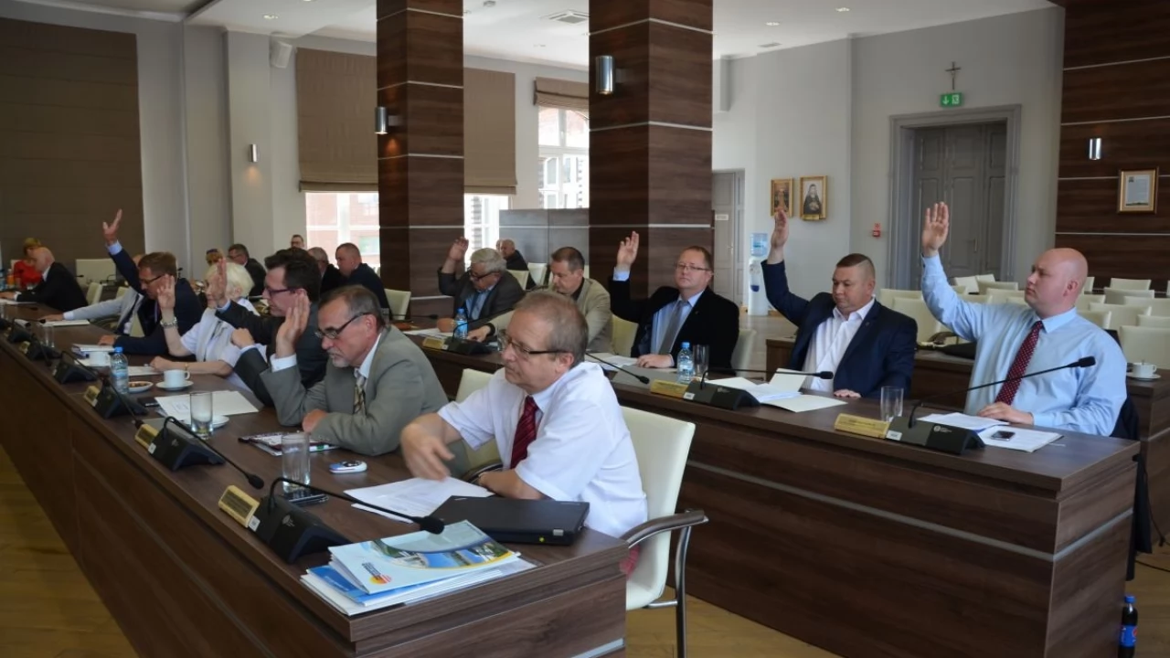 Rada przyjęła Kartę Samorządności. Nie obyło się bez kontrowersji