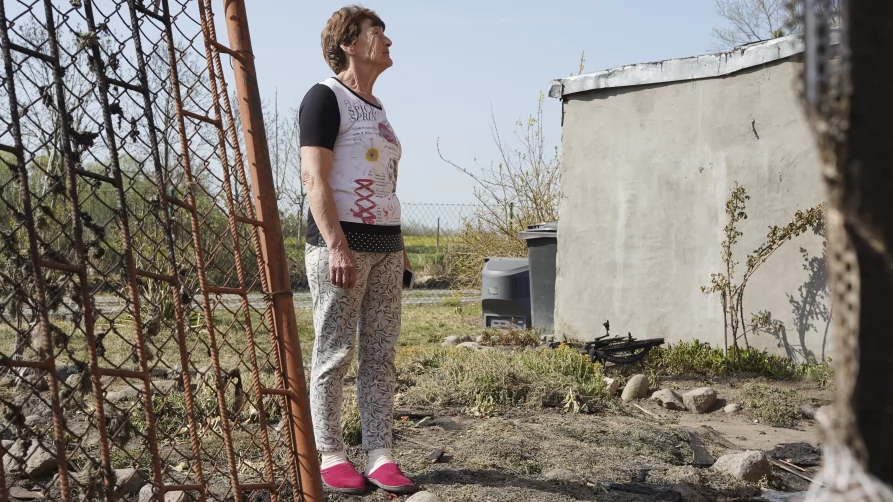 Taka byłam dumna ze swojego ogrodu. To była moja największa radość, patrzeć jak rosną kwiaty. Zamówiłam nowe cebulki, teraz nie mam głowy do ogrodu - mówi Pani Teresa