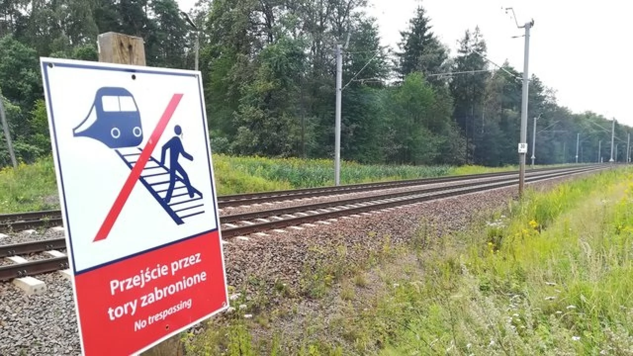 Kolejarze apelują: Nie ryzykuj na torach i wiaduktach