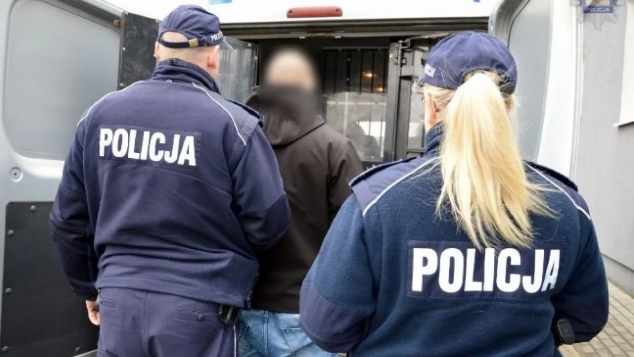 Czyżykowo. Zaczął okładać pięściami, zabrał komórkę i konsolę - grozi mu 12 lat