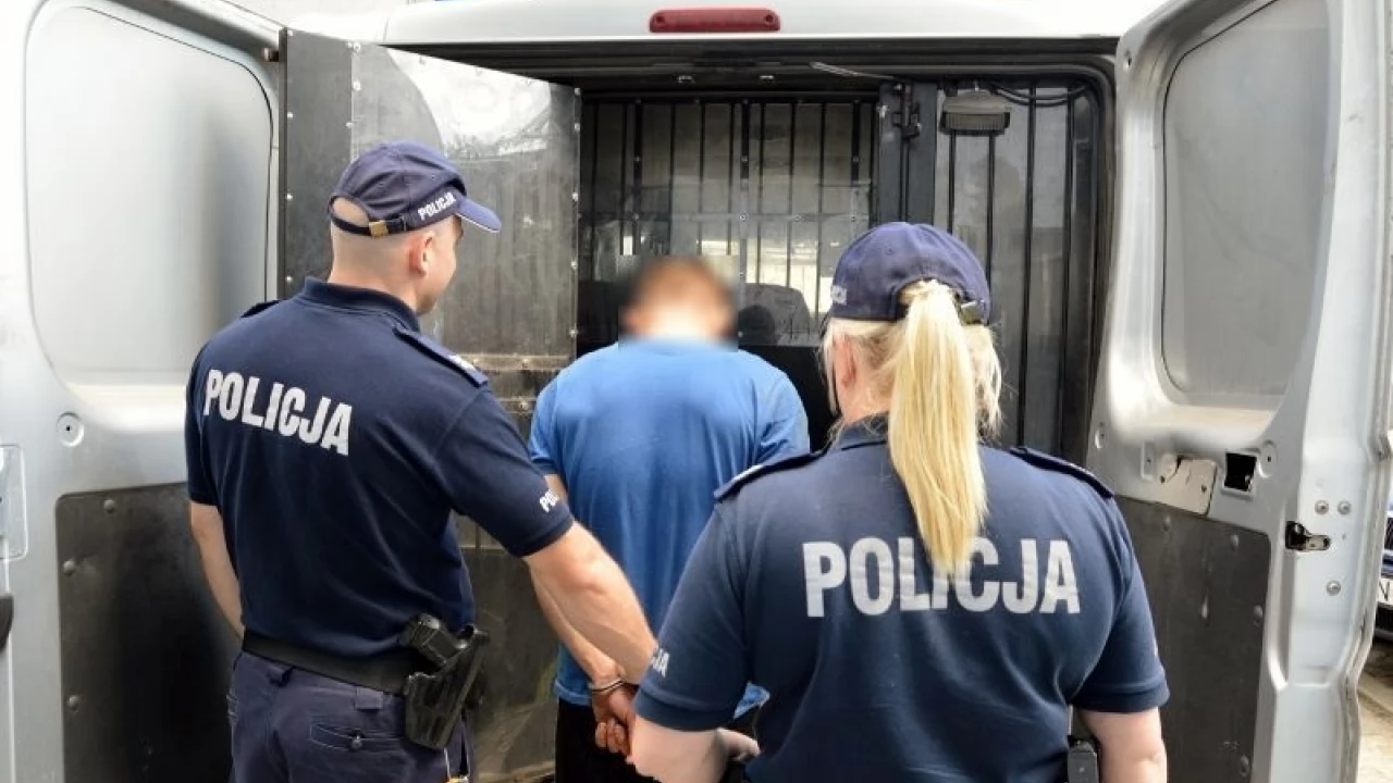 Ukradł golfa za 2 tysiące złotych. Przed policjantami ukrył się... w zbożu
