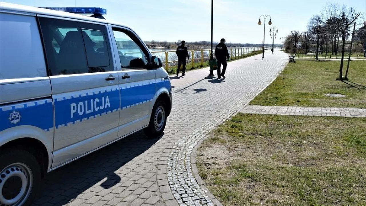 Mundur i cztery tysiące "na rekę". Policja szuka chętnych do wstąpienia do służby