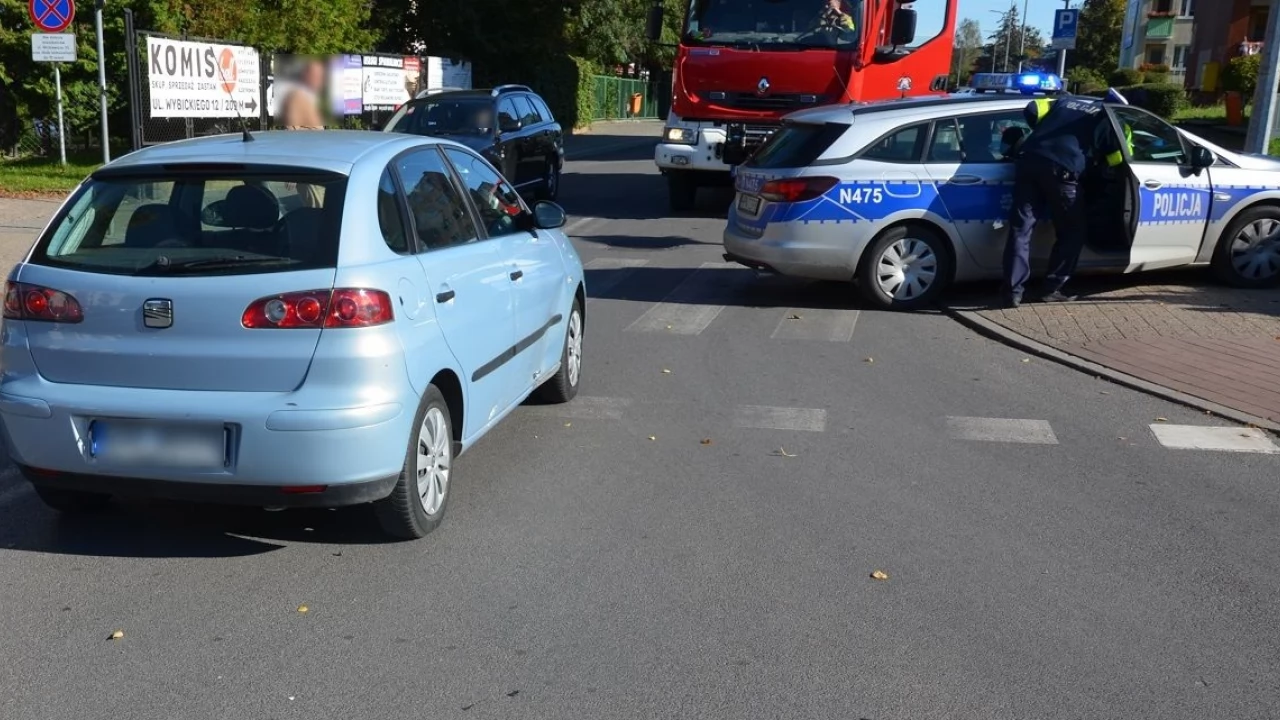 Policjanci pracowali na miejscu wypadku w Pelplinie