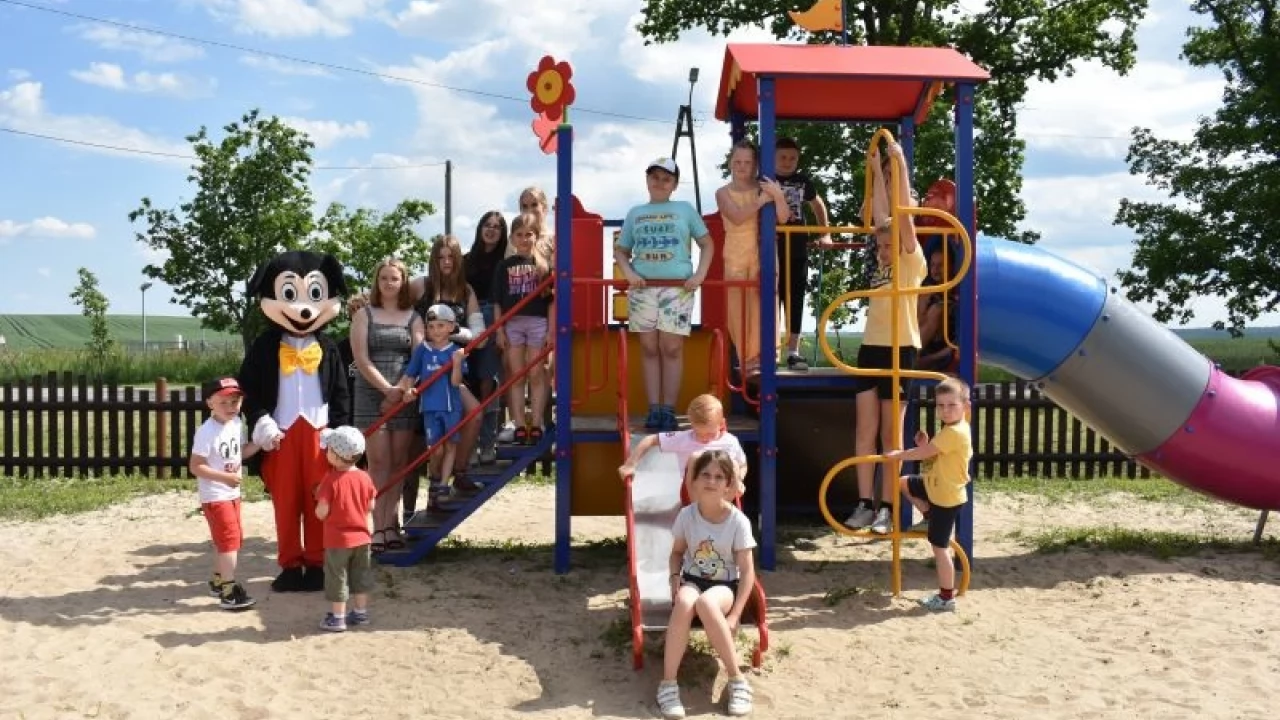 Plac zabaw w Kursztynie uroczyście otwarty