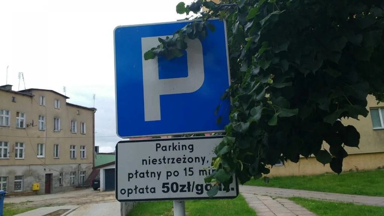 50 złotych za godzinę parkowania? "Potrafili zostawić tutaj auta na kilka dni"