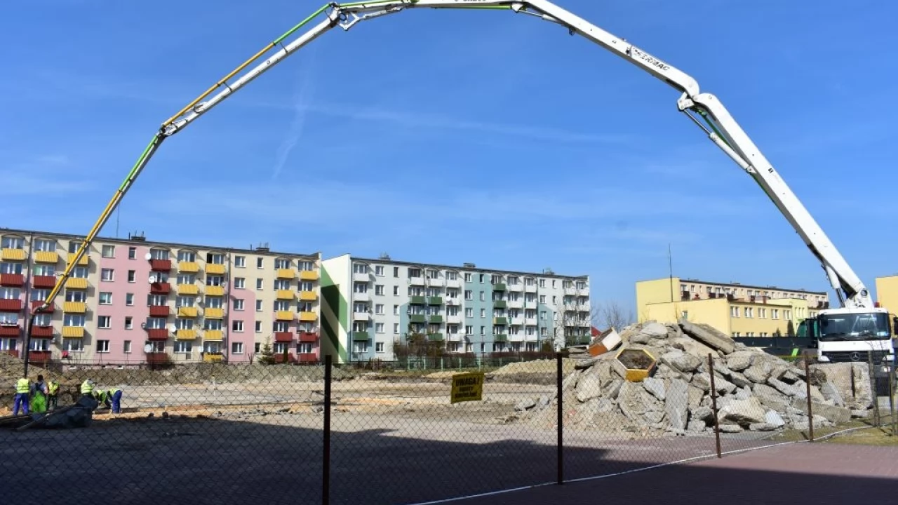 Gniew. Na dobre rusza rozbudowa szkoły