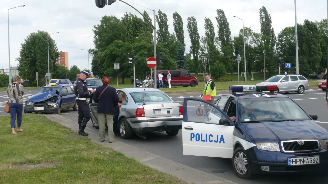 Wypadek na alei Solidarności - dwoje dzieci poszkodowanych