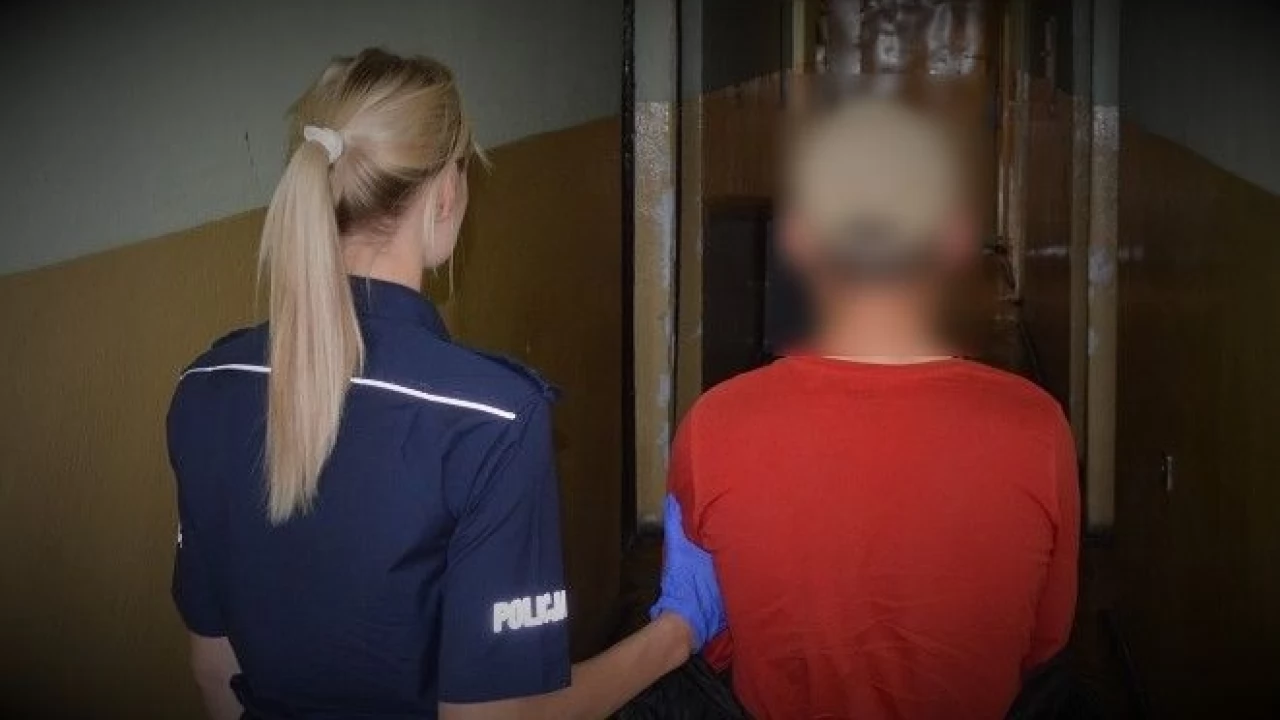 Młody mężczyzna podejrzany o kradzież 120 kg cukru. Później nim handlował