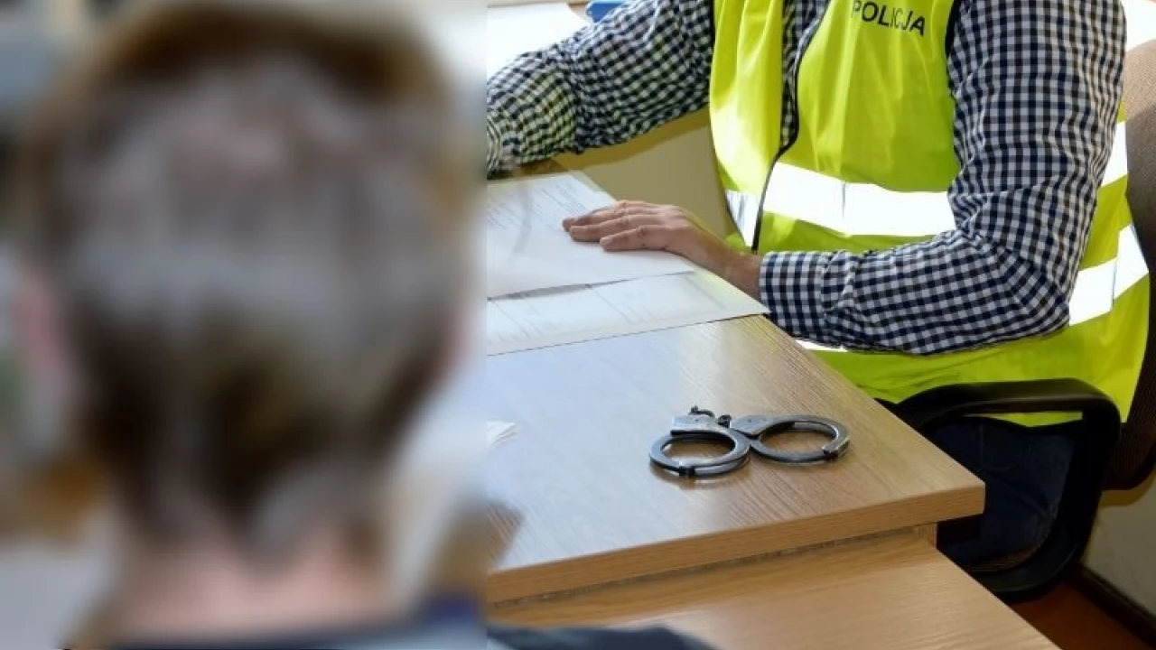Kasjer okradał pracodawcę. Do kieszeni trafiło 15 tys. zł!