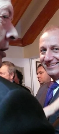 Poseł Neumann w swoim tczewskim biurze poselskim