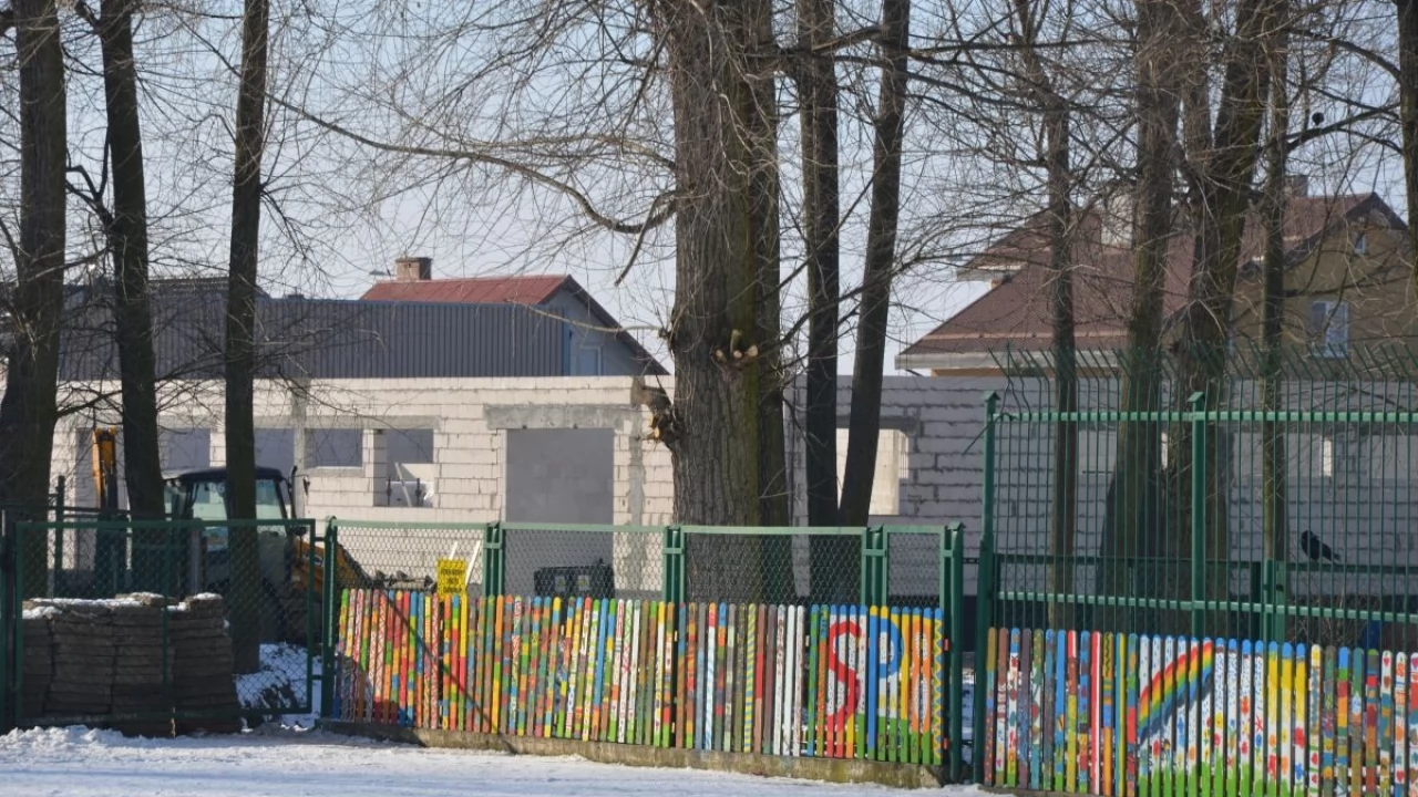 Mury nowej sali gimnastycznej pną się w górę