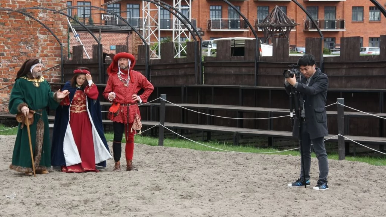 Chińska telewizja z wizytą w Gniewie. Ma przyciągnąć turystów