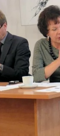 Alicja Gajewska (tu z wiceprezydentem Drewą) prosi o udostępnienie pamiątek
