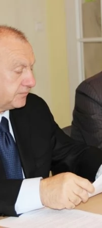 Od lewej - Adam Kucharek i Jan Kulas przedstawili dziennikarzom listy PO