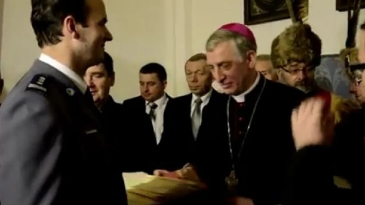 Samorządowcy podzielili się opłatkiem z biskupem