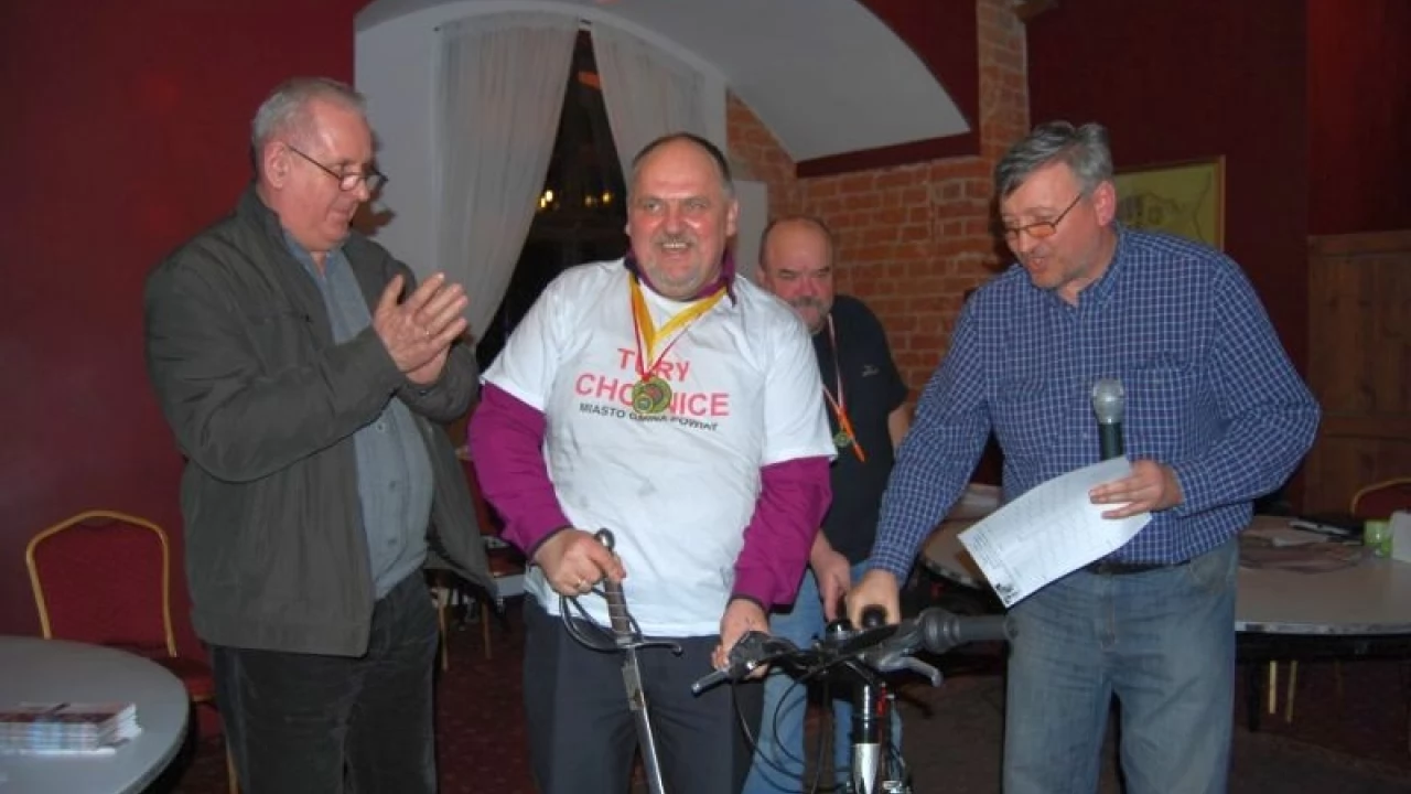 Wyjechał z turnieju na rowerze i z mieczem w ręku