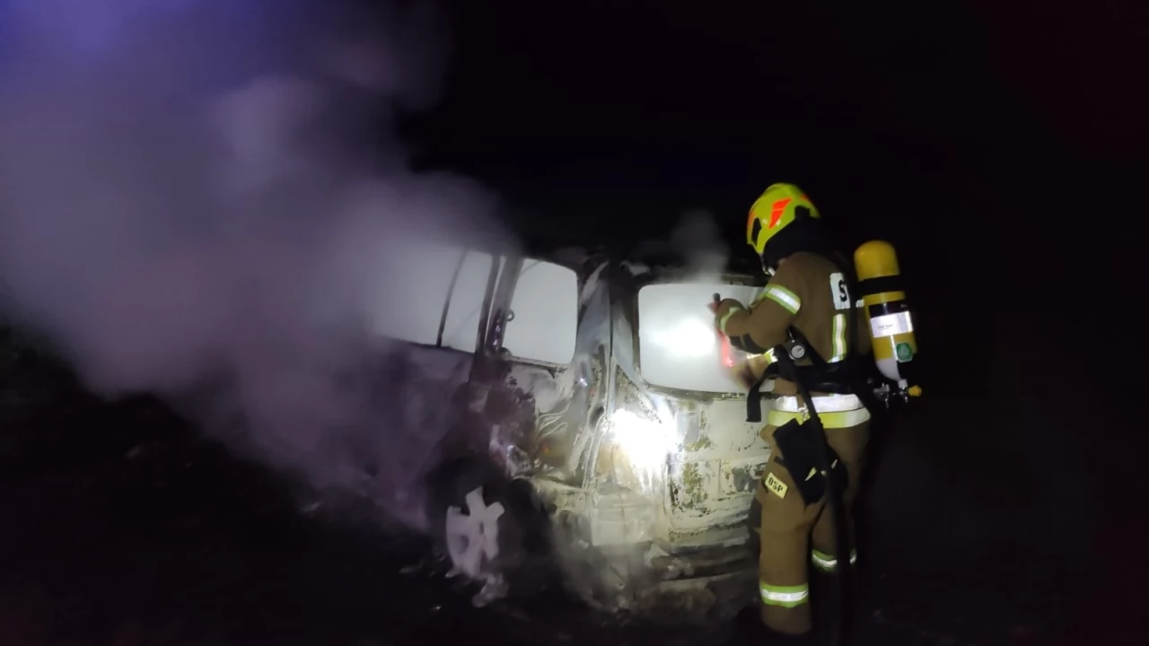 Turze - Szczerbięcin. Auto uderzyło w drzewo i spłonęło