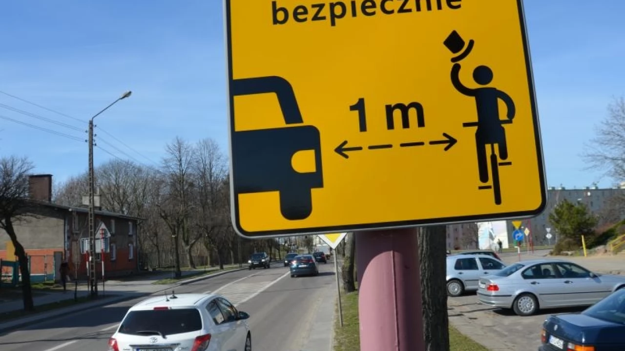 1 metr dla rowerzystów - są już znaki na terenie Tczewa