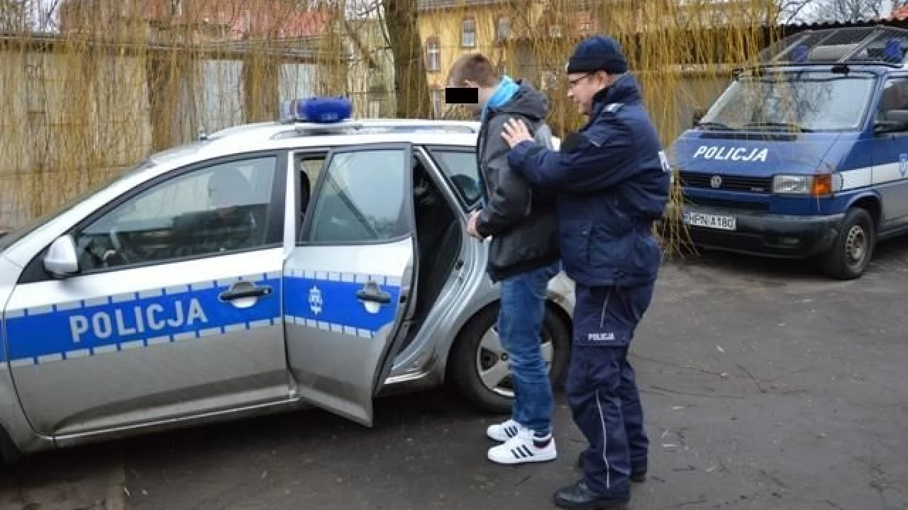 Trzej dilerzy w areszcie - amfetaminę ukryli w słoikach