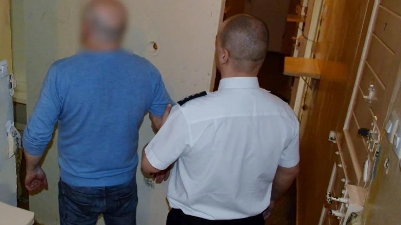 Poszukiwany wpadł, bo awanturował się w pociągu