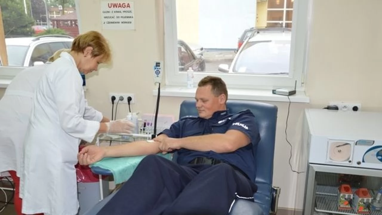 Polała się policyjna krew... w szczytnym celu