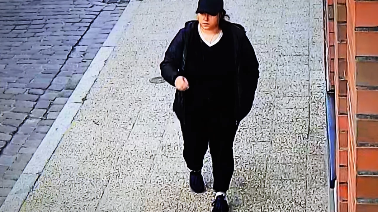 Mundurowi poszukują tej kobiety w związku z oszustwami "na policjanta"