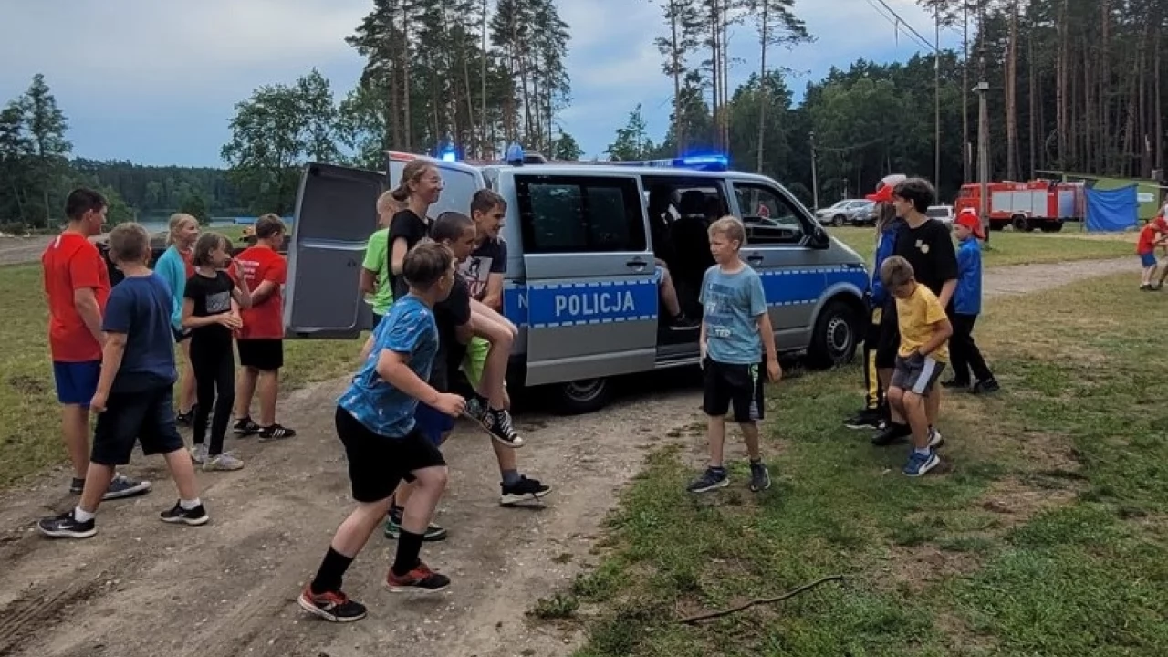 Uczyli obozowiczów sztuk walki