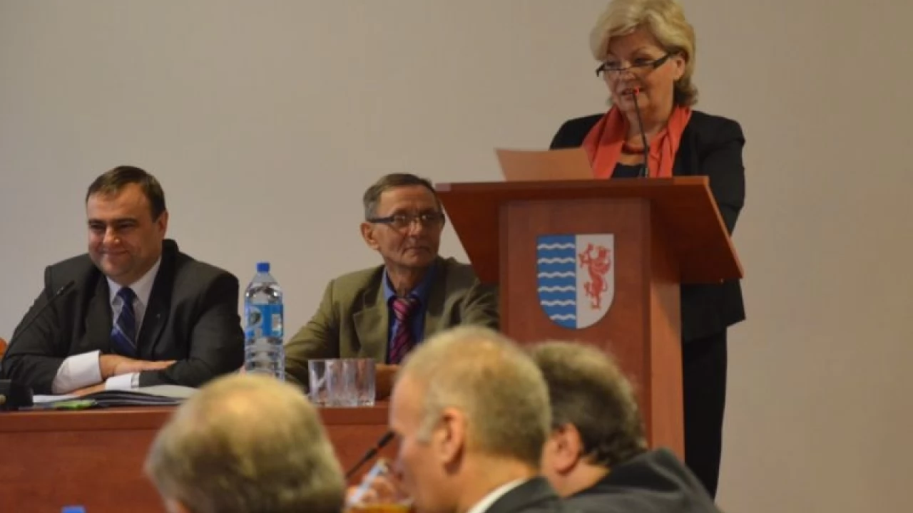 "To nie umizgi, wazelina i parcie na posady" - nietypowe pożegnanie starosty