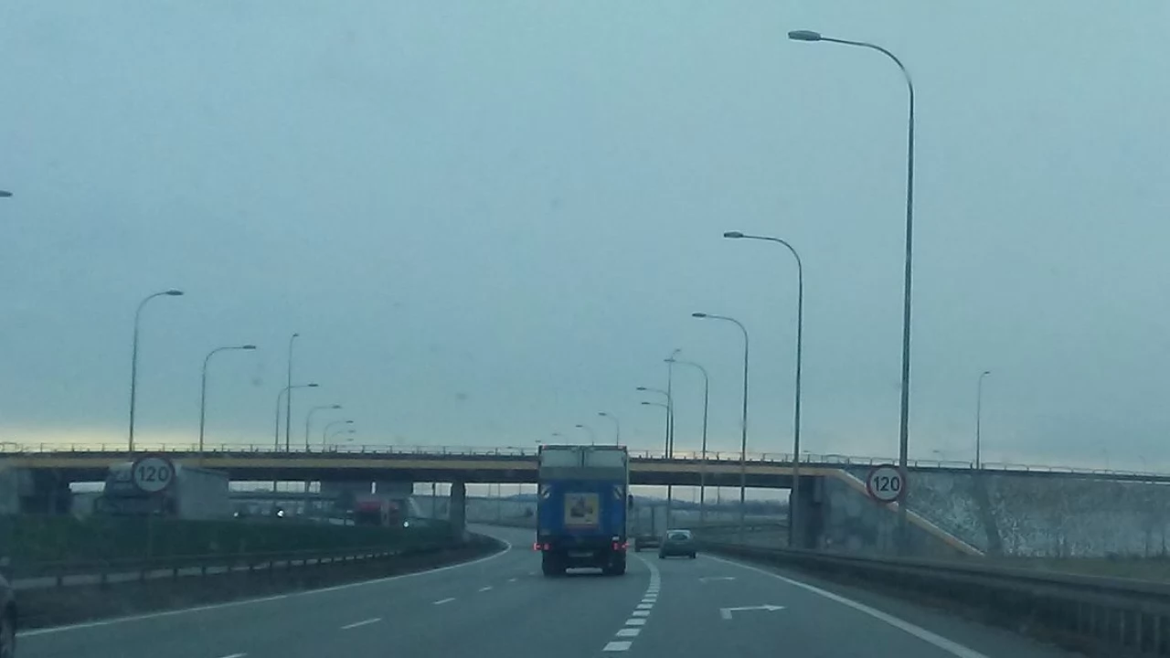 120 w zakręt z obwodnicy na Rusocin?