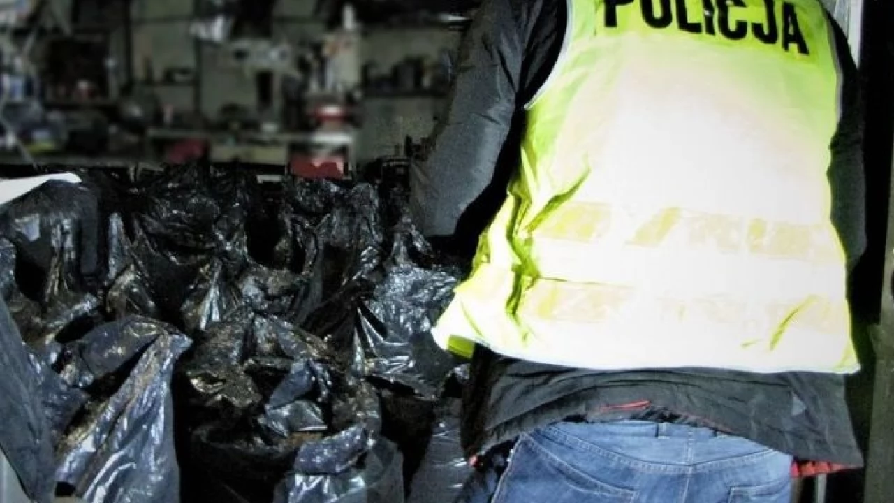 1300 kg krajanki tytoniu bez akcyzy! Budżet mógł stracić nawet milion złotych