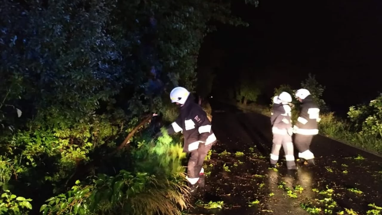 14 strażackich interwencji po nocnej burzy