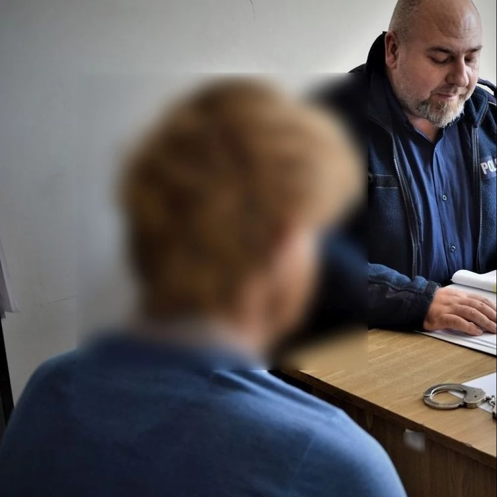 21-latek odpowie za zniszczenie drzwi wejściowych