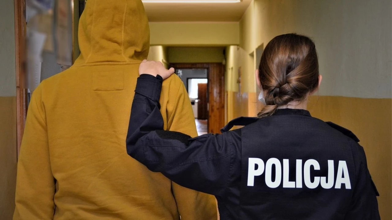 35-latek odpowie za przywłaszczenie laptopa i pieniędzy