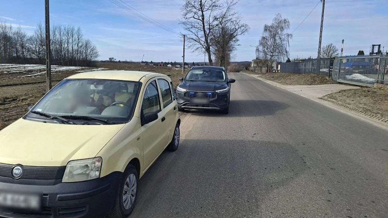 67-latek zatrzymany przez policjantów - zlekceważył sądowy zakaz i wyjechał na drogę