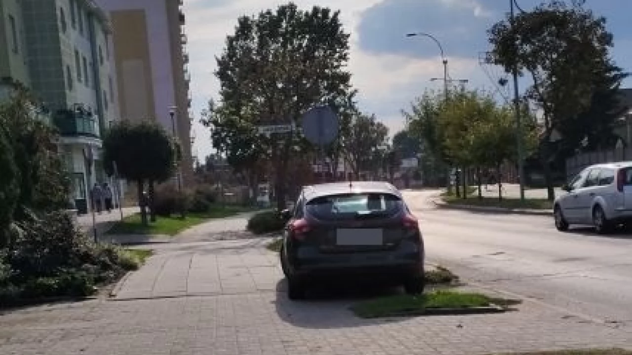 A może na chodniku lepiej?