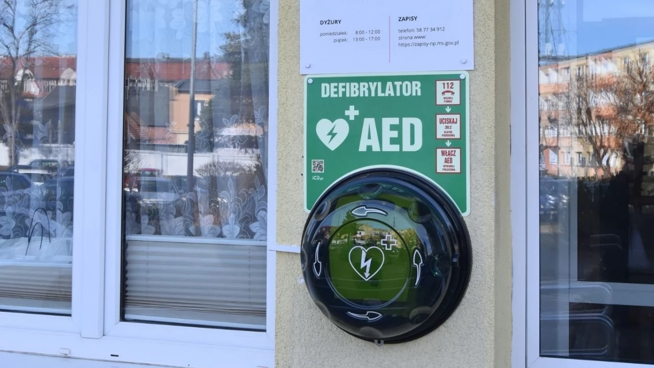 AED w Starostwie Powiatowym w Tczewie - urządzenie, które może uratować życie